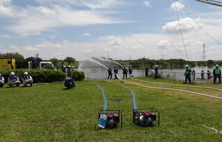 低地浸水排水訓練の実施状況写真です。