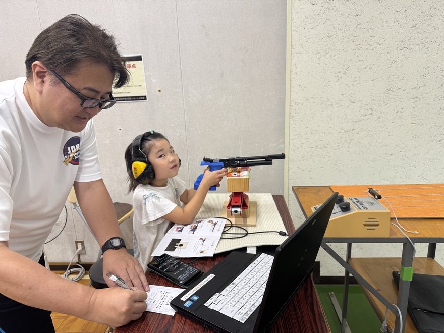 デフ射撃体験の様子