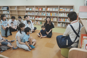 絵本読み聞かせ